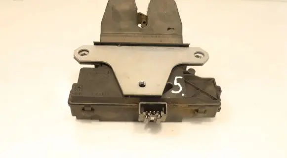 Volvo V50 Tailgate/trunk/boot lock/catch/latch