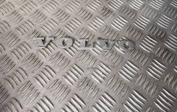 Volvo S60 Manufacturers badge/model letters 