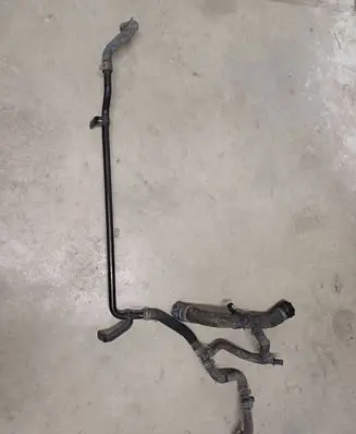 Audi Q7 4L Engine coolant pipe/hose 7L8121051