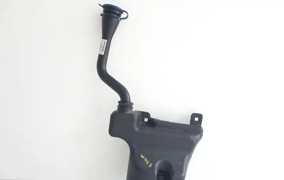 Mercedes-Benz Vito Viano W447 Windshield washer fluid reservoir/tank A4478690020 A4478690066