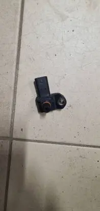 BMW 1 F20 F21 Air pressure sensor 8637896