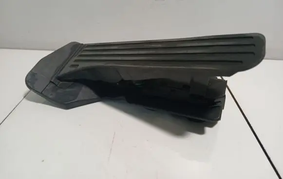 Volkswagen Golf V Accelerator throttle pedal 1K2723503M