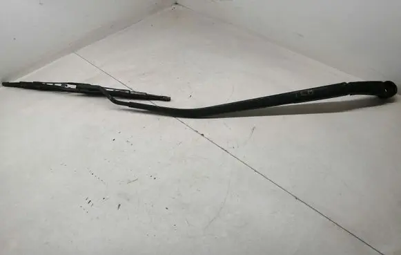 Hyundai i20 (GB IB) Front wiper blade arm W65920 AL231