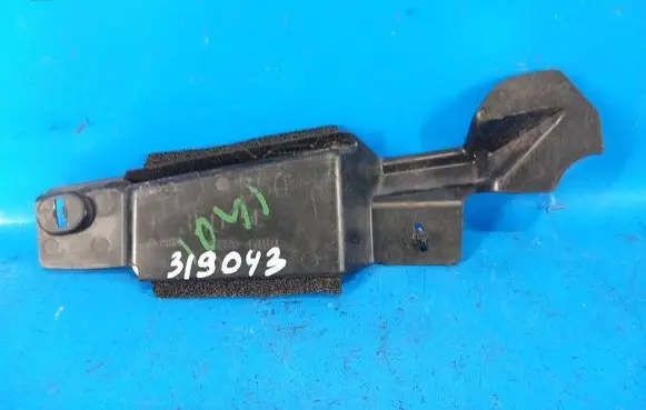 Toyota Prius (XW30) Front arch trim 5382647010