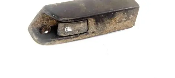 Toyota Prius (XW20) Fuel tank opening switch 