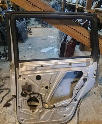 Audi Q7 4L Rear door 