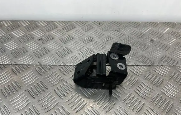 Alfa Romeo Stelvio Radiator mount bracket