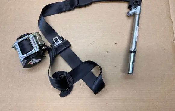 Volkswagen Multivan T7 Front seatbelt 