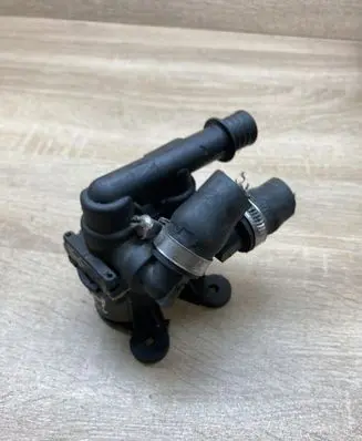 BMW 5 E34 Coolant heater control valve 1147412042