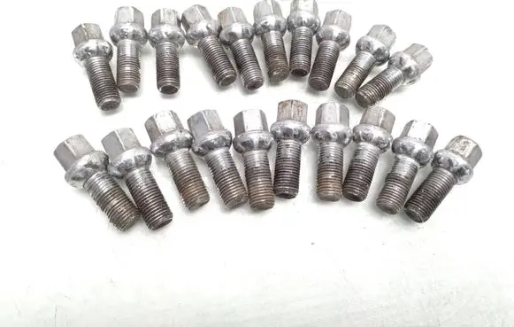 Volkswagen PASSAT B7 Nuts/bolts 