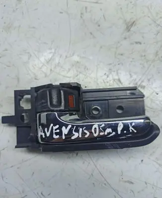 Toyota Avensis T250 Front door interior handle