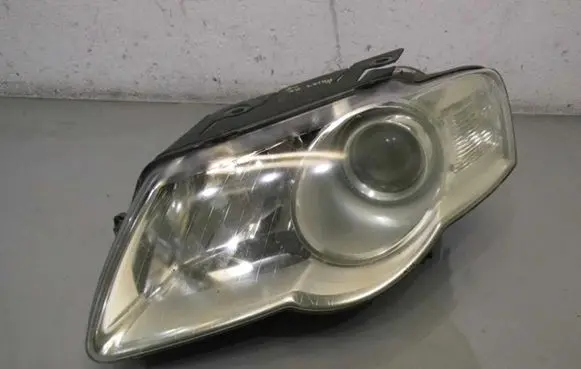 Volkswagen PASSAT B6 Headlight/headlamp