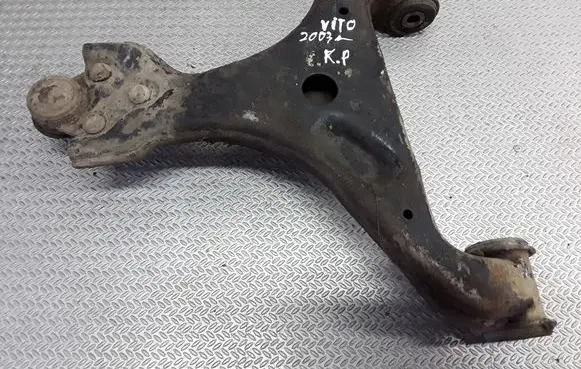 Mercedes-Benz Vito Viano W639 Front lower control arm/wishbone A6393300410