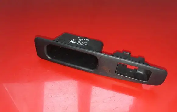 Nissan Qashqai Rear door window switch trim 82951JD000