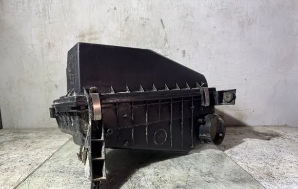 Volvo S40, V40 Air filter box 30866252