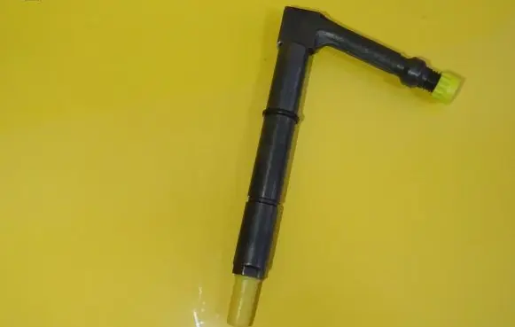 Nissan Almera Tino Fuel injector