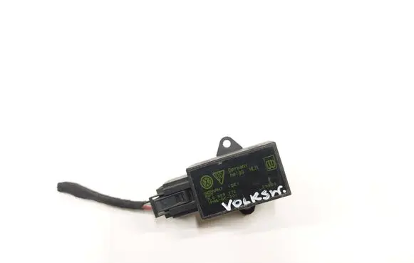 Volkswagen Touran I Seat heating relay 7L0959772 29803