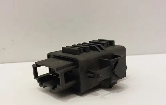Volkswagen Tiguan Seat heating relay 1K0959772