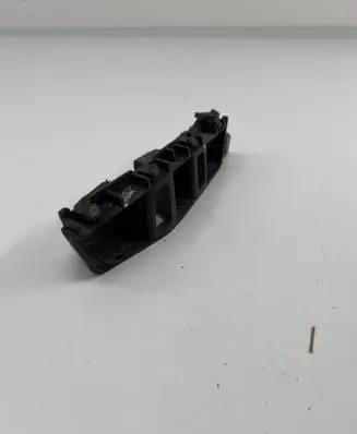 Volkswagen Touareg II Front bumper mounting bracket 7p6807184