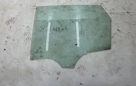 BMW 2 F45 Rear door window glass E000137