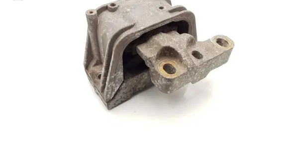 Engine mount bracket