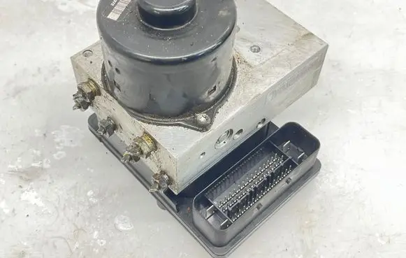 Mercedes-Benz ML W164 ABS Pump A2515452632