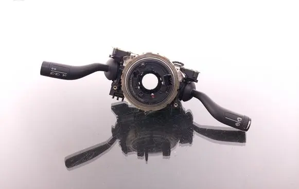 Wiper turn signal indicator stalk/switch