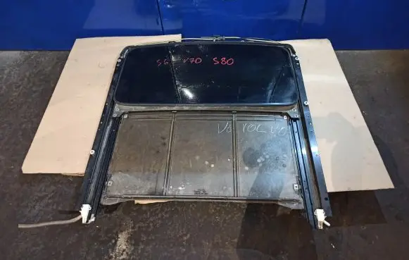 Volvo V70 Sunroof set 30799041