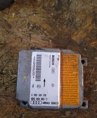 Audi A4 S4 B5 8D Airbag control unit/module 0285001176