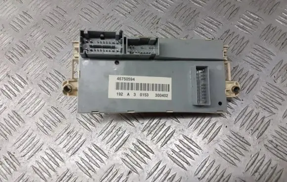 Fiat Stilo Fuse box cover 46797600