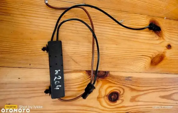 Mercedes-Benz C AMG W204 Aerial antenna amplifier A2048709189 28092744