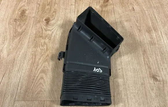 Audi A4 S4 B6 8E 8H Air intake hose/pipe 8E0129617B