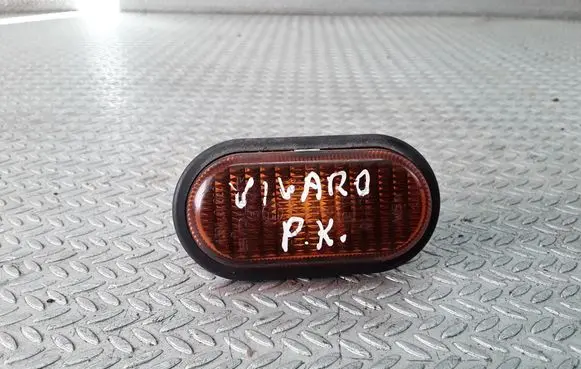 Opel Vivaro Front fender indicator light 7700847333 8200194580