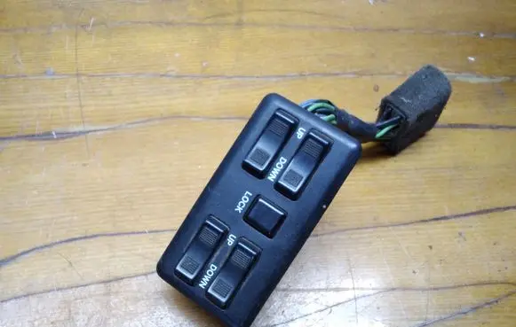 Hyundai Pony Electric window control switch 9357024300
