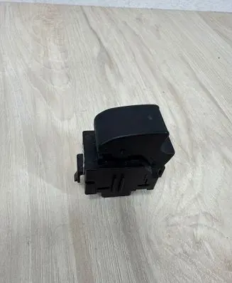 Toyota Corolla Verso AR10 Electric window control switch 37181A234B 848100F010
