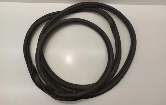 Front door rubber seal