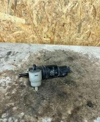 Mercedes-Benz C AMG W204 Windscreen/windshield washer pump 2048660221 3091387