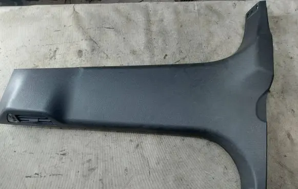 Ford Galaxy (B) pillar trim (bottom) 606m21r243w07