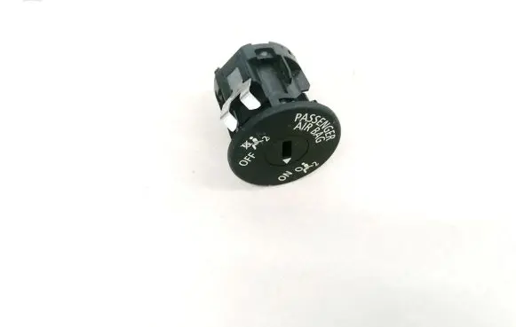 Passenger airbag on/off switch