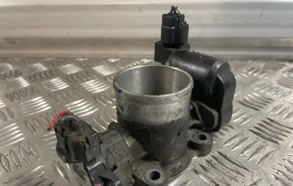 Toyota Avensis T250 Throttle valve