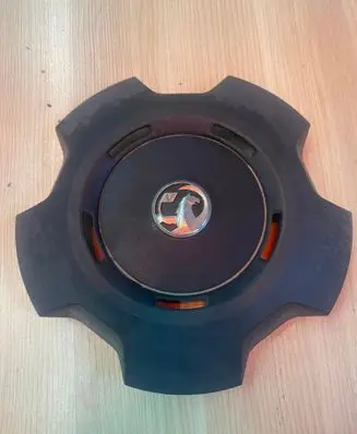 Opel Vivaro R16 wheel hub/cap/trim 93866648