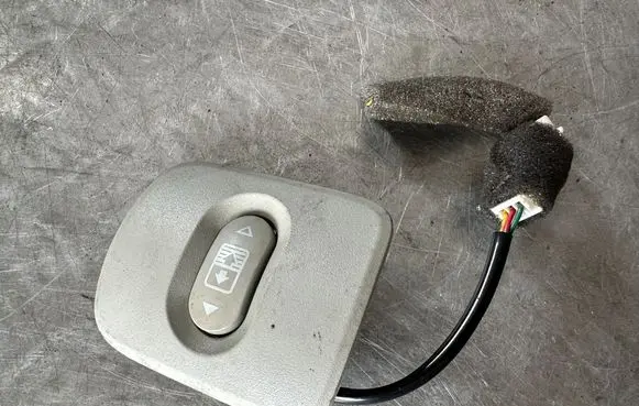 Nissan Qashqai Sunroof switch 