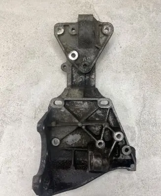 Volvo V70 Generator/alternator bracket 30731516