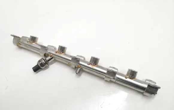 Porsche Panamera (970) Fuel distributor 0P2133315A