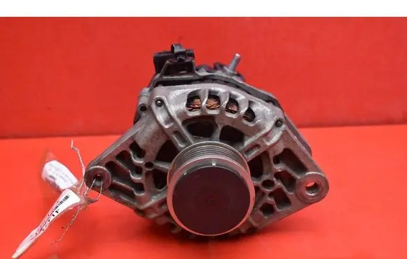 Hyundai i30 Generator/alternator 373002B101