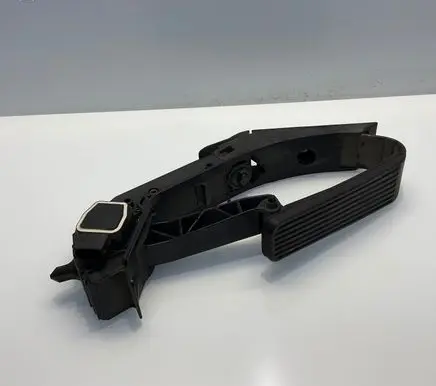 Mercedes-Benz S W221 Accelerator throttle pedal A2203000104 2203000104