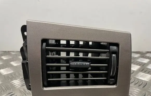 Jaguar XE Dashboard side air vent grill/cover trim 8X2014A23BH