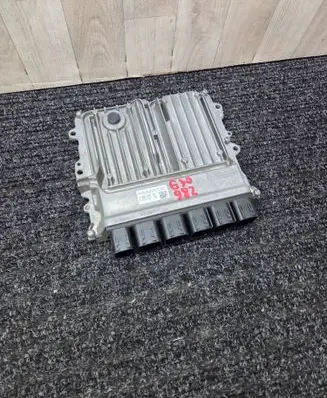 BMW 5 G30 G31 Engine control unit/module 9894915 0261S21763