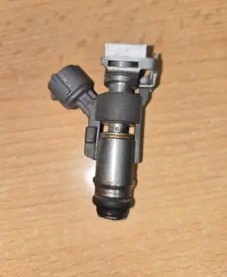 Citroen C4 I Fuel injector