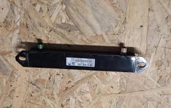 Dodge RAM Antenna control unit 68306857AA 91017AB 00534042660